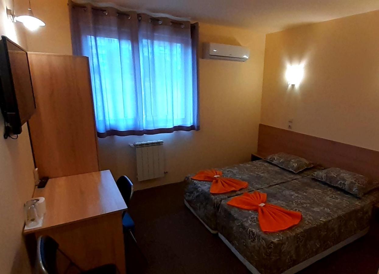 Семеен Хотел Къща Тодорови Stara Zagora Exterior foto